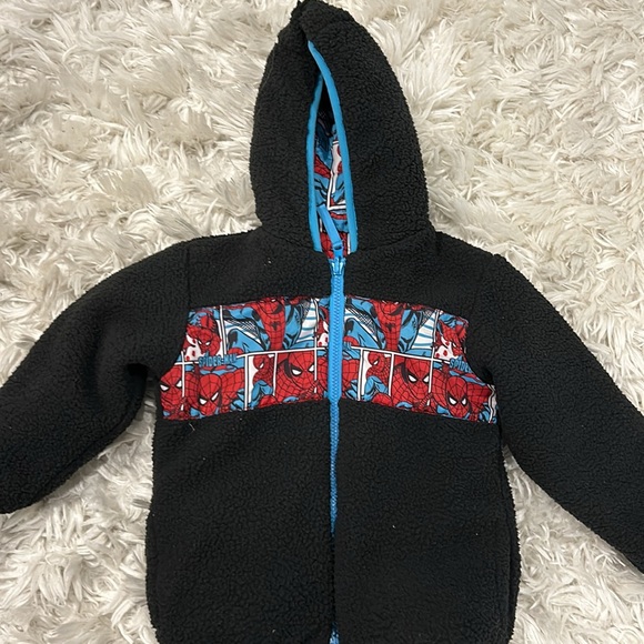 Reversible Sherpa Spider-Man jacket - Picture 2 of 2